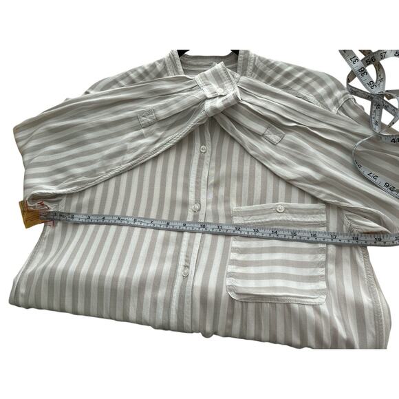 Rails Striped Button Down One Pocket Shirt Beige & White Size M - Picture 4 of 6